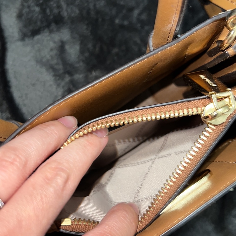 Michael Kors mini purse - Picture 6 of 8